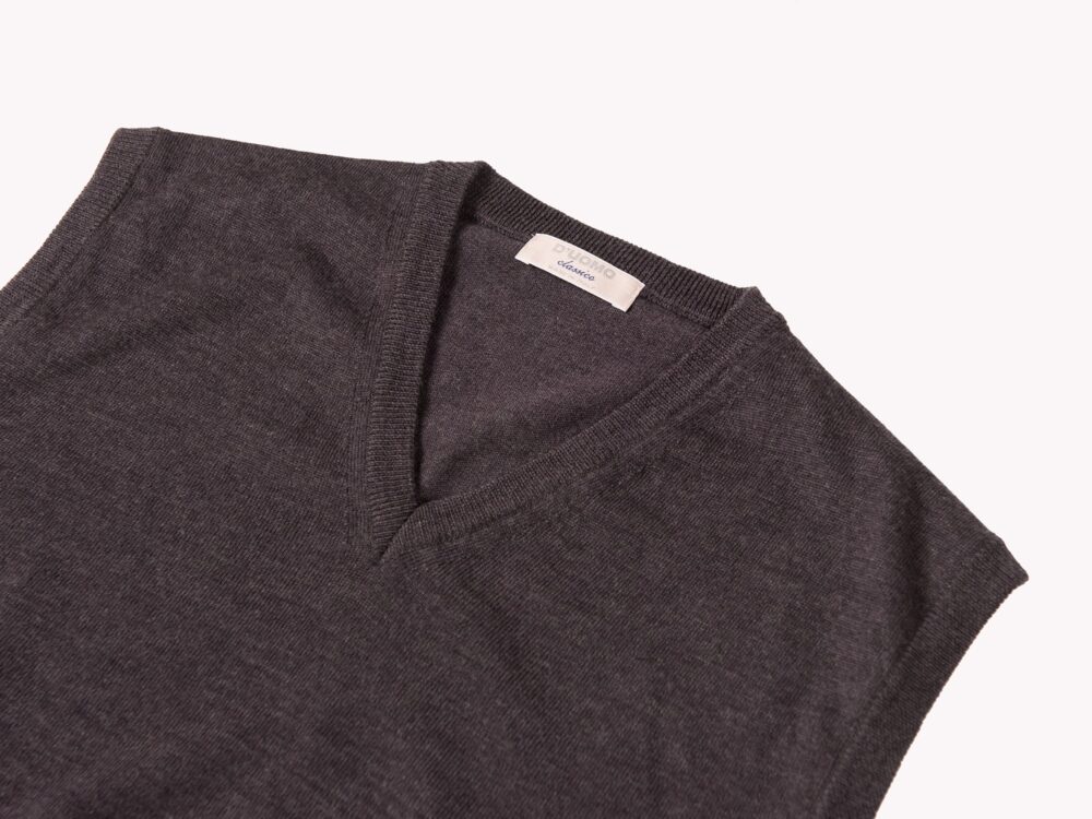 Maglia Scollo V senza maniche antracite in pura lana merino extrafine